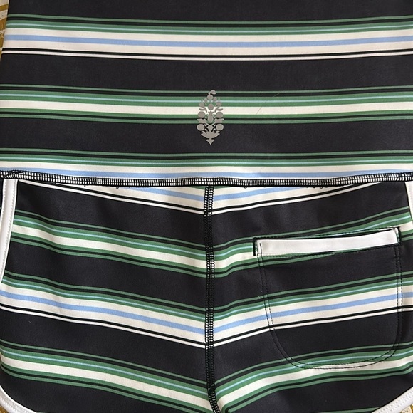 NWT Free People Movement Island Time Printed Striped Shorts Meadow Combo Sz XS - Picture 8 of 9